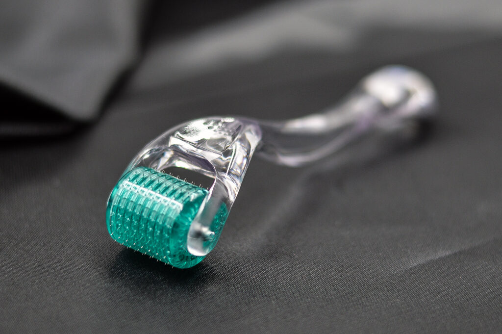 rosy & lave Dermaroller 0,25mm und 192 echten Nadeln aus Edelstahl